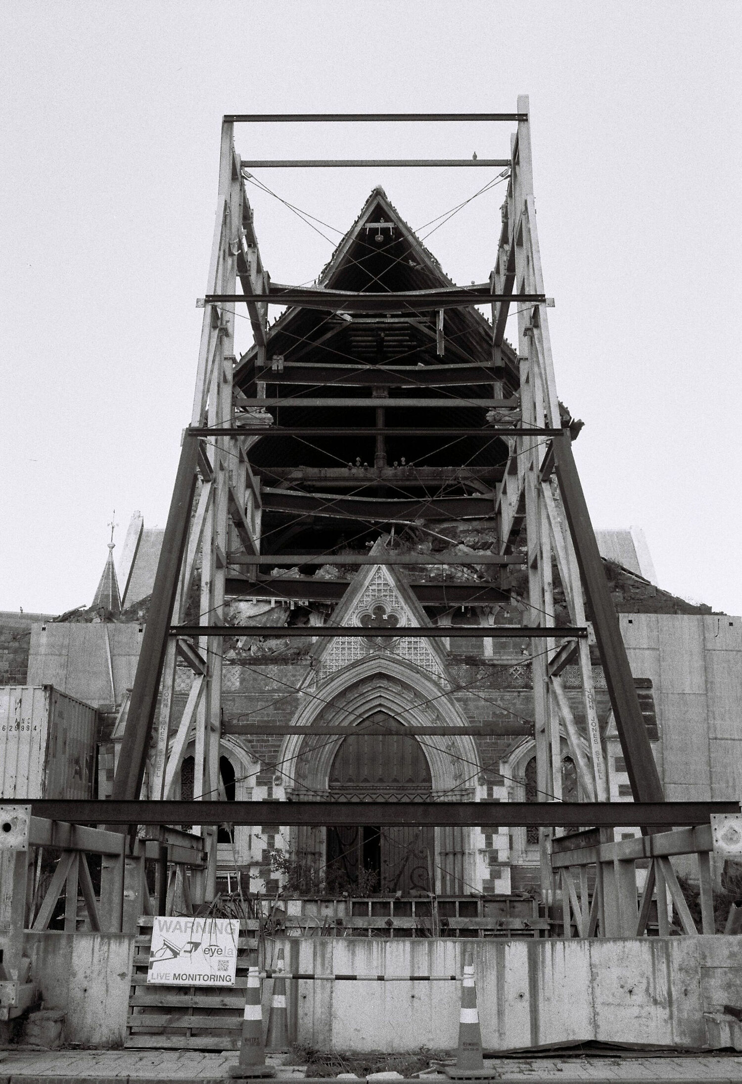 The Chrischurch Cathedral now in pieces after the earthquakes(black and white)